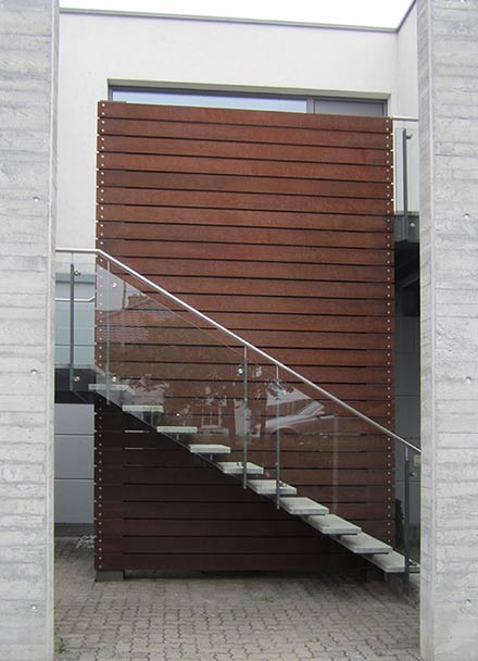 Moderne Glastreppe